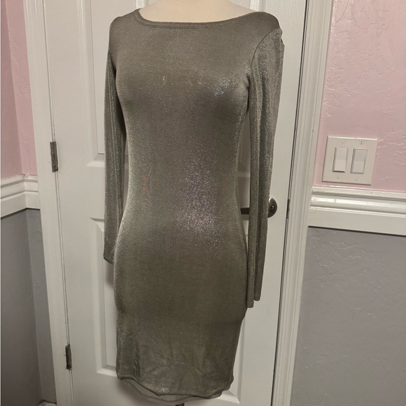 Alice+Olivia Champagne Silver Tabitha Bodycon Mini Dress Long Sleeve Shimmer XS - Picture 4 of 12